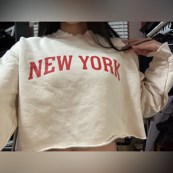 cropped fleece graphic sweatshirt- forever 21 - Picture 2 of 4